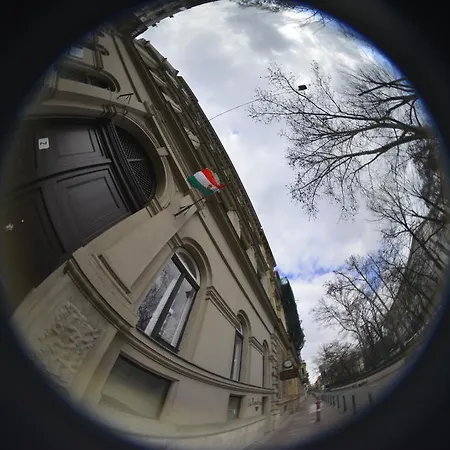 Budapest Bubble-3